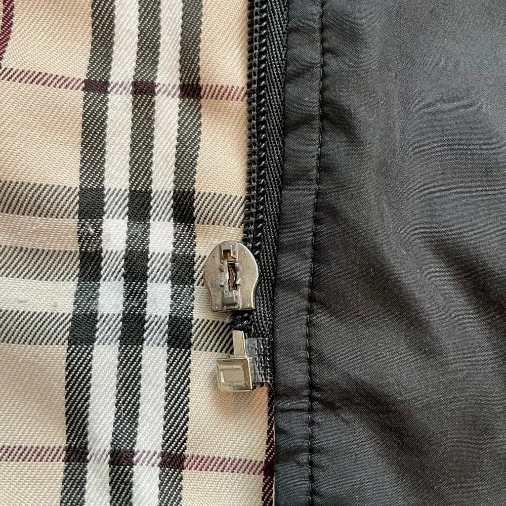 Burberry Black Trench Jacket with Signature Check Cuffs - Picture 5 of 5